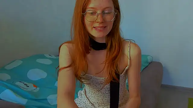 Snapshot of Fire_Luna chatting on May 2026 08:43:01 AM Fire Luna online show from May 2026 08:43:01 AM