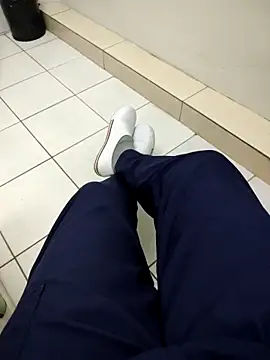 gatmoreno1 online show from October 2025 04:25:02 PM