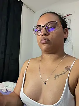 Snapshot of angela_angels_ chatting on June 2026 01:14:01 AM angela angels online show from June 2026 01:14:01 AM