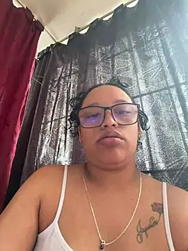 Snapshot of angela_angels_ chatting on June 2026 01:10:01 PM angela angels online show from June 2026 01:10:01 PM
