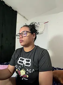 Snapshot of angela_angels_ chatting on July 2026 02:11:02 AM angela angels online show from July 2026 02:11:02 AM