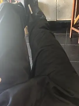 Juliano69xv online show from September 2025 06:32:02 PM