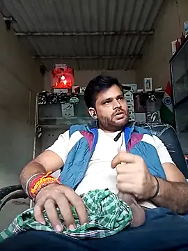 Snapshot of Priynkarani chatting on December 2025 12:20:01 PM Priynkarani online show from December 2025 12:20:01 PM