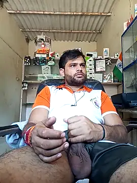 Snapshot of Priynkarani chatting on December 2025 06:52:01 AM Priynkarani online show from December 2025 06:52:01 AM