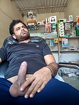 Snapshot of Priynkarani chatting on January 2026 07:12:02 AM Priynkarani online show from January 2026 07:12:02 AM