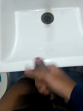 Snapshot of checkyourdadddy chatting on December 2024 03:37:02 PM checkyourdadddy online show from December 2024 03:37:02 PM