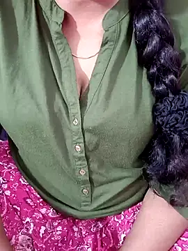 Snapshot of tamil-varshu chatting on December 2024 04:40:01 PM tamil-varshu online show from December 2024 04:40:01 PM