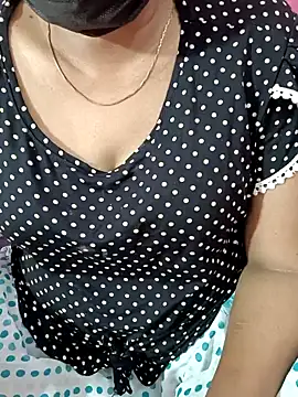 Snapshot of tamil-varshu chatting on December 2024 03:21:01 PM tamil-varshu online show from December 2024 03:21:01 PM