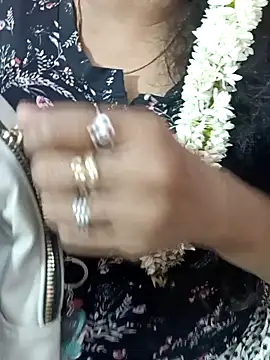 Snapshot of tamil-varshu chatting on December 2024 05:55:01 PM tamil-varshu online show from December 2024 05:55:01 PM