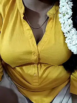 Snapshot of tamil-varshu chatting on December 2024 03:33:02 PM tamil-varshu online show from December 2024 03:33:02 PM