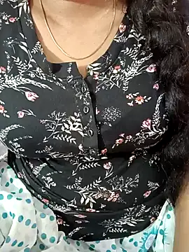 Snapshot of tamil-varshu chatting on December 2024 01:33:02 PM tamil-varshu online show from December 2024 01:33:02 PM