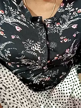 Snapshot of tamil-varshu chatting on December 2024 04:38:01 PM tamil-varshu online show from December 2024 04:38:01 PM