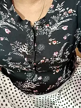 Snapshot of tamil-varshu chatting on December 2024 08:25:02 PM tamil-varshu online show from December 2024 08:25:02 PM