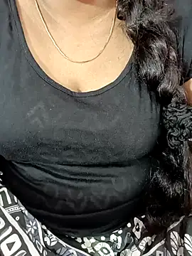 Snapshot of tamil-varshu chatting on January 2025 04:39:01 PM tamil-varshu online show from January 2025 04:39:01 PM