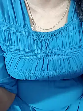 Snapshot of tamil-varshu chatting on January 2025 06:17:02 PM tamil-varshu online show from January 2025 06:17:02 PM