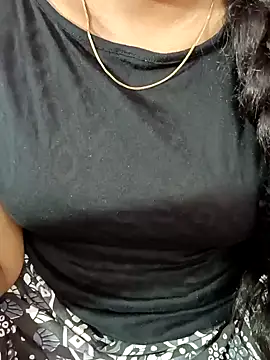 Snapshot of tamil-varshu chatting on January 2025 05:17:01 PM tamil-varshu online show from January 2025 05:17:01 PM