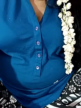 Snapshot of tamil-varshu chatting on February 2025 08:20:02 PM tamil-varshu online show from February 2025 08:20:02 PM