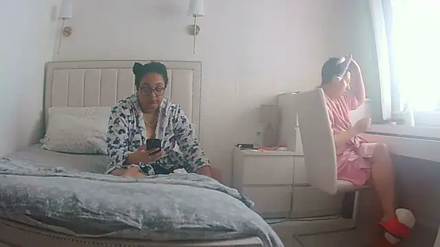 vanilla chocolate23 online show from April 2026 11:58:01 AM