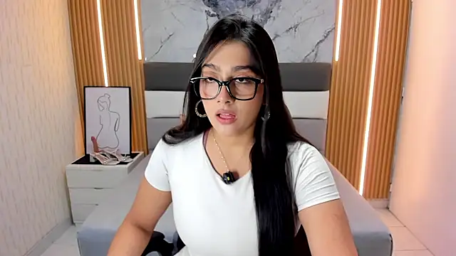 Snapshot of Alyssapark chatting on December 2025 07:00:01 PM Alyssapark online show from December 2025 07:00:01 PM