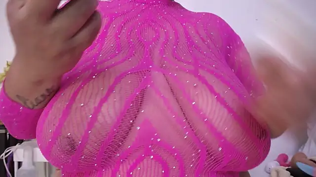 Snapshot of Nicol_Love0 chatting on February 2026 12:38:01 PM Nicol Love0 online show from February 2026 12:38:01 PM