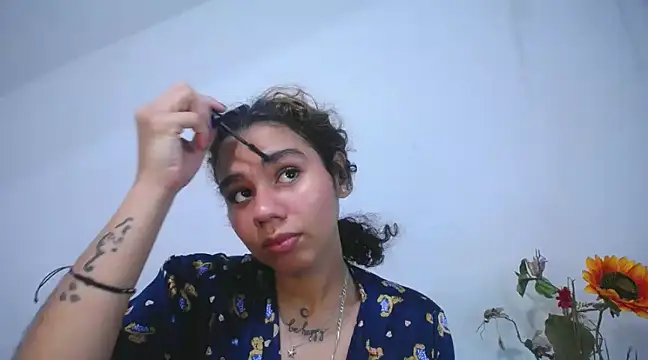 Snapshot of diamonmeli chatting on January 2025 03:05:02 PM diamonmeli online show from January 2025 03:05:02 PM