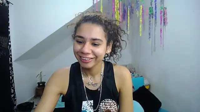 Snapshot of diamonmeli chatting on January 2025 04:43:02 PM diamonmeli online show from January 2025 04:43:02 PM