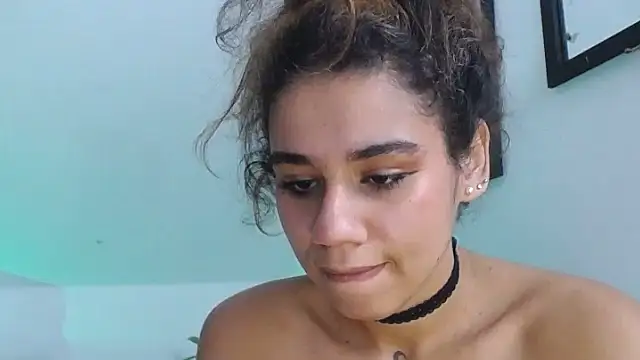 Snapshot of diamonmeli chatting on February 2025 11:36:01 PM diamonmeli online show from February 2025 11:36:01 PM