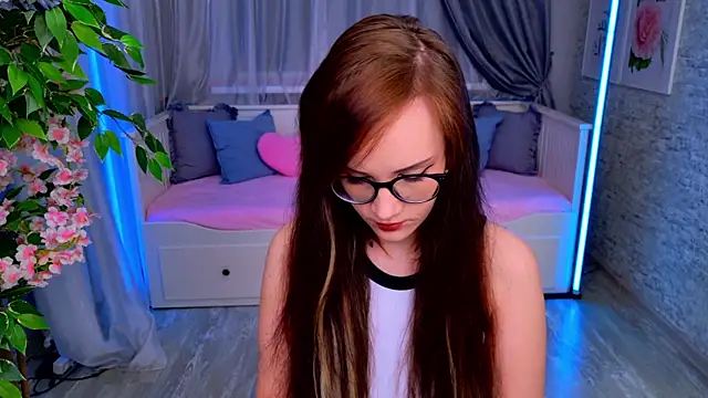 StellaGloww online show from November 2025 04:30:02 PM