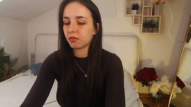 AuroraAksnesss online show from March 2025 02:05:02 PM