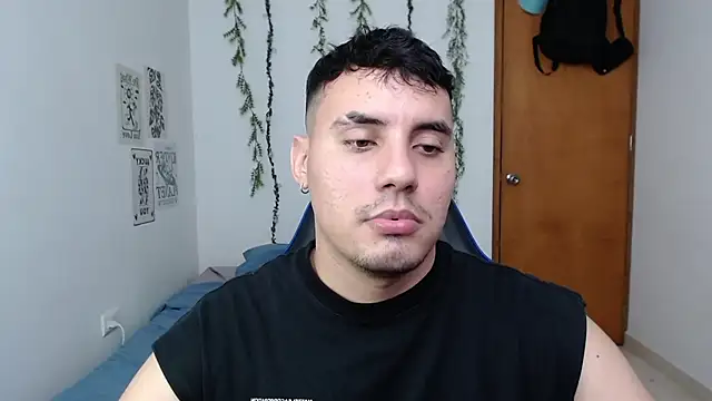 Donovanarmyy online show from October 2025 08:44:01 PM