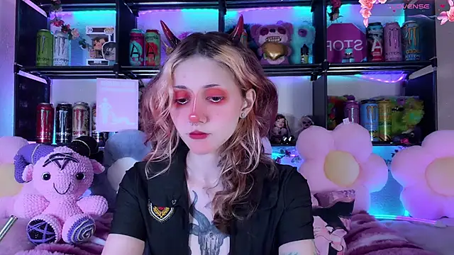 Snapshot of _Devill_Baby chatting on July 2026 06:33:01 PM Devill Baby online show from July 2026 06:33:01 PM