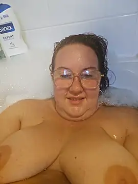 Snapshot of Bekahblows chatting on October 2025 05:21:02 PM Bekahblows online show from October 2025 05:21:02 PM