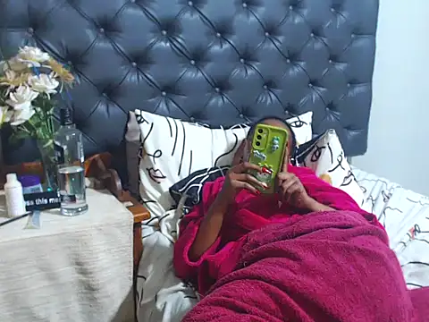 NunuBerry16 online show from March 2026 06:27:02 PM