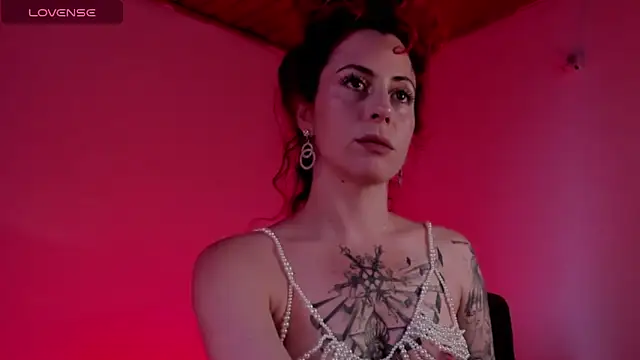 Borbala Iggy online show from December 2024 05:26:01 PM