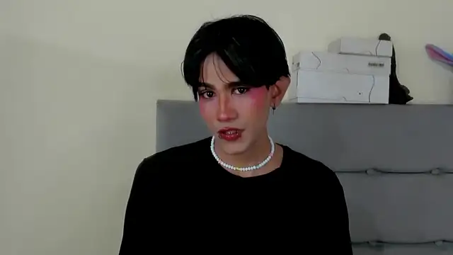 andrew uwu  online show from June 2026 10:43:01 PM