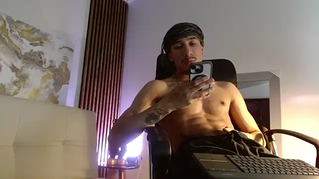 Snapshot of rafael_stone chatting on February 2025 03:55:02 AM rafael stone online show from February 2025 03:55:02 AM