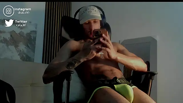 Snapshot of rafael_stone chatting on September 2025 02:45:01 AM rafael stone online show from September 2025 02:45:01 AM