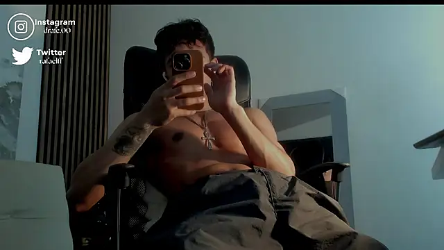 Snapshot of rafael_stone chatting on September 2025 02:37:02 AM rafael stone online show from September 2025 02:37:02 AM