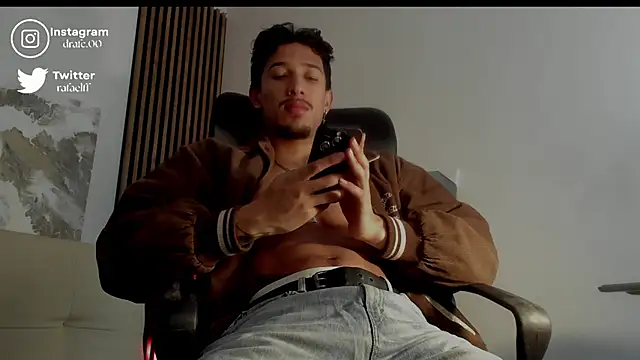 Snapshot of rafael_stone chatting on September 2025 11:32:02 PM rafael stone online show from September 2025 11:32:02 PM