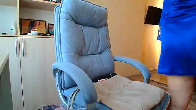 Snapshot of Brionia chatting on June 2026 05:21:01 AM Brionia online show from June 2026 05:21:01 AM