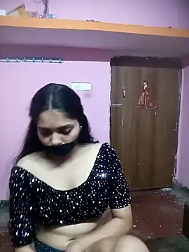 Snapshot of Cute-Simmi chatting on December 2024 01:47:01 PM Cute-Simmi online show from December 2024 01:47:01 PM