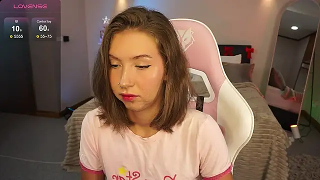 LinaSiren online show from December 2024 06:46:02 AM