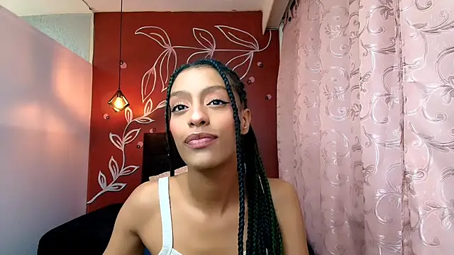 Zia Green online show from December 2024 05:01:01 AM