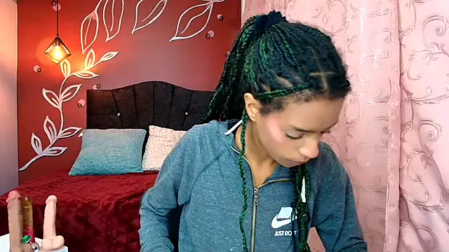 Zia Green online show from January 2025 12:13:02 PM