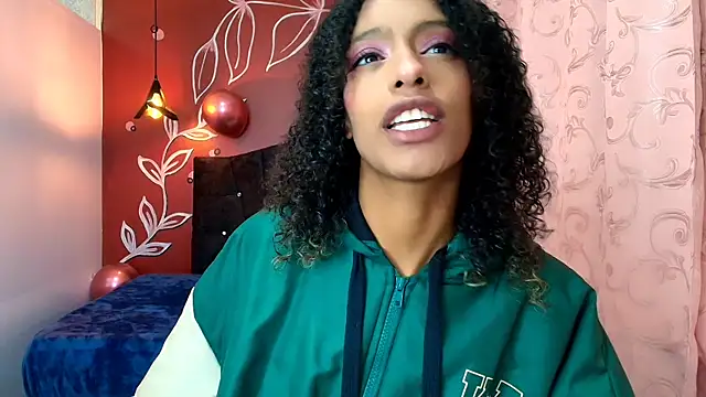 Zia Green online show from February 2025 12:05:02 PM