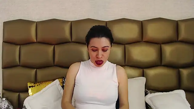 Snapshot of JaneLondon chatting on December 2024 09:41:01 PM JaneLondon online show from December 2024 09:41:01 PM