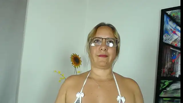 Snapshot of Iivana_19 chatting on February 2025 10:36:01 PM Iivana 19 online show from February 2025 10:36:01 PM