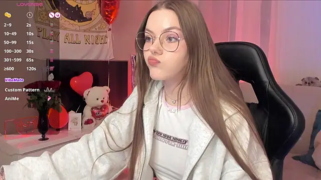 Marta May  online show from February 2025 07:06:01 PM