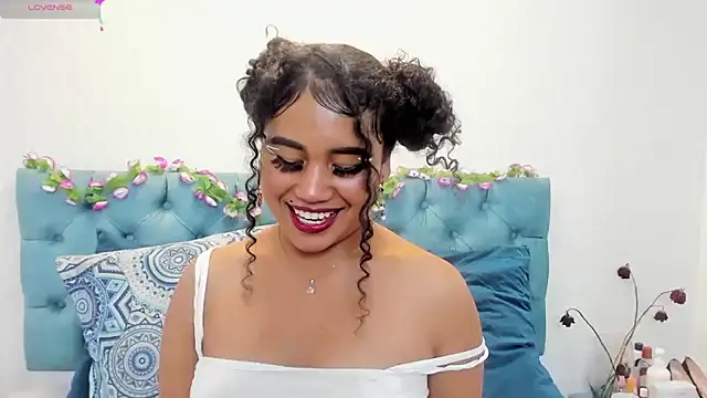 Snapshot of Sophie_Smith69 chatting on February 2025 01:06:01 PM Sophie Smith69 online show from February 2025 01:06:01 PM