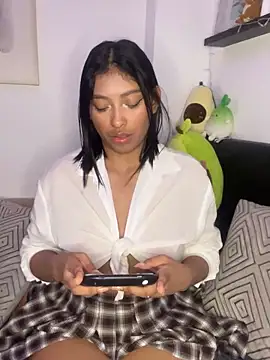 Snapshot of Isabella_fasilier chatting on January 2025 12:45:01 AM Isabella fasilier online show from January 2025 12:45:01 AM